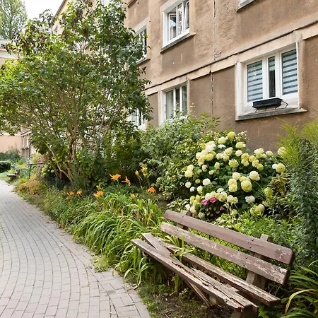 Nowolipki Standard By Bookinghost Warsaw