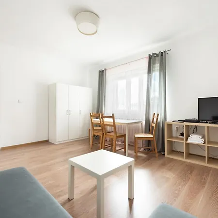 Nowolipki Standard By Bookinghost *